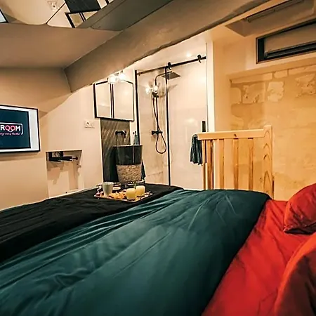 Playroom Avec Salle De Jeux Pour Adultes Et Lit A Eau Chauffant 2*