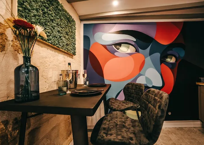 Playroom Avec Salle De Jeux Pour Adultes Et Lit A Eau Chauffant 2*